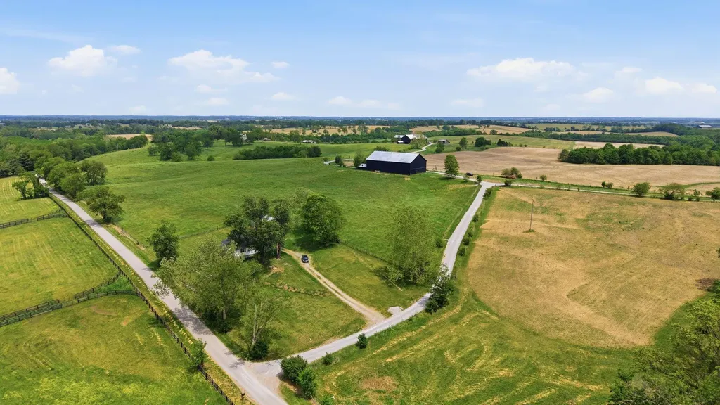 1010 Escondida Road Paris KY 40361