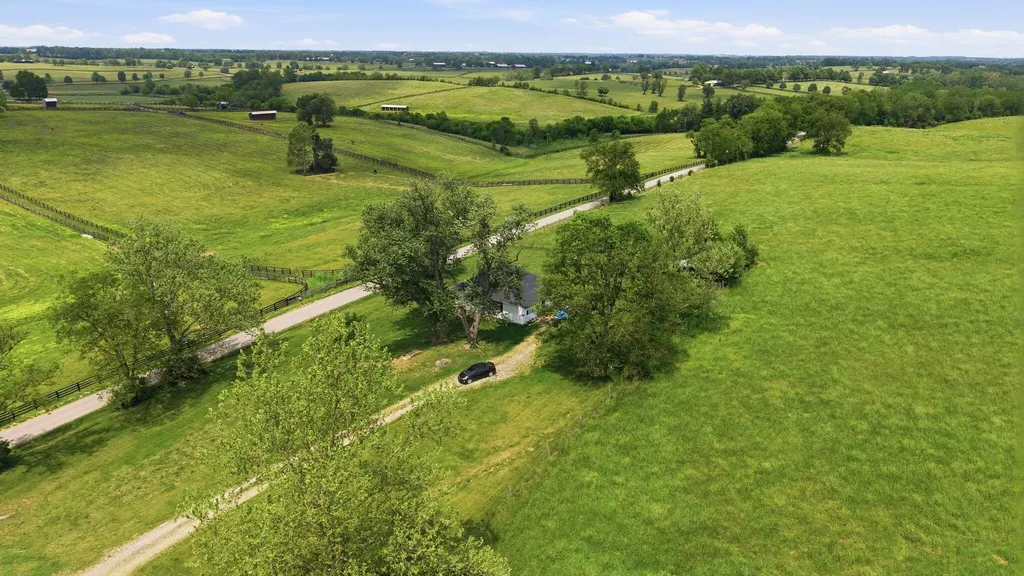 1010 Escondida Road Paris KY 40361