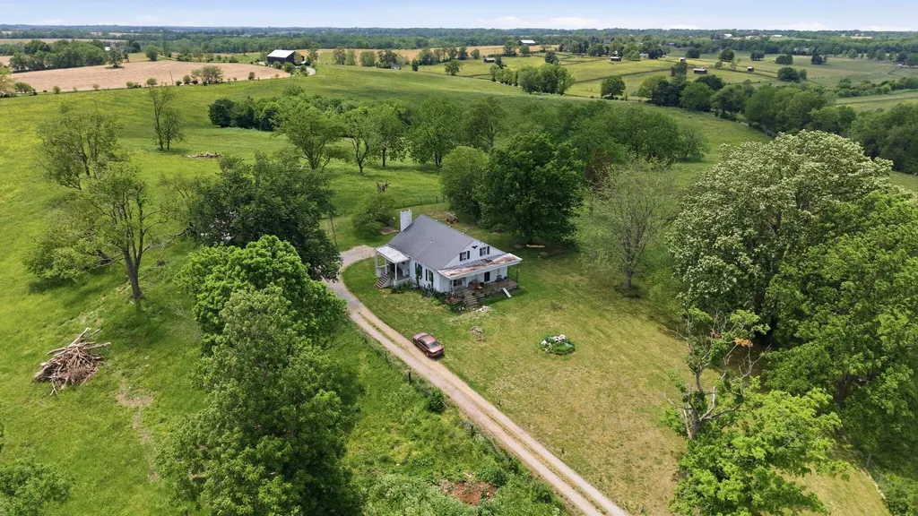 1010 Escondida Road Paris KY 40361