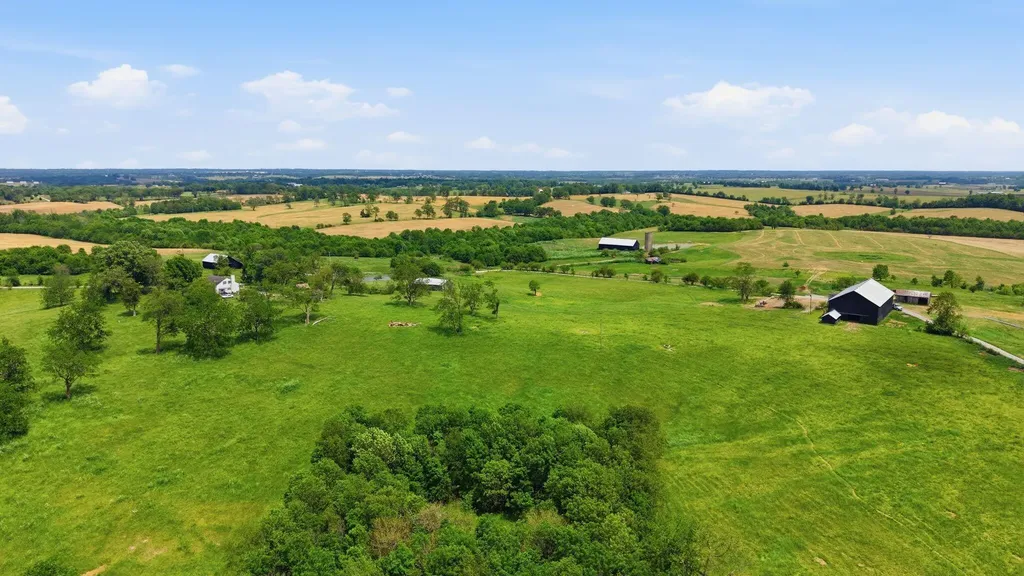 1010 Escondida Road Paris KY 40361