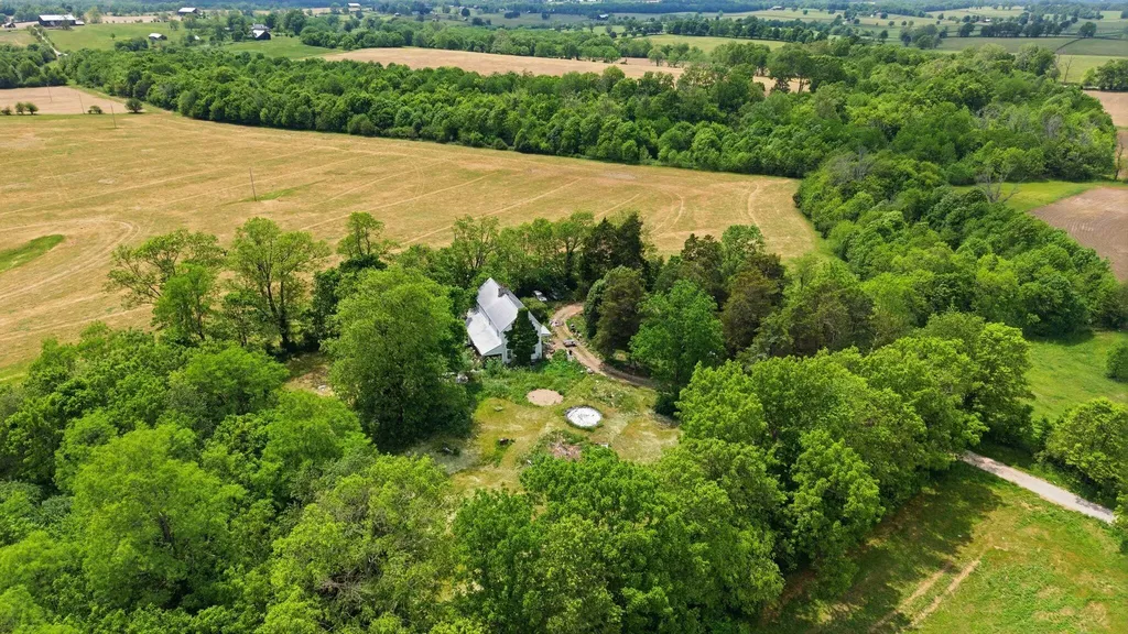 1010 Escondida Road Paris KY 40361
