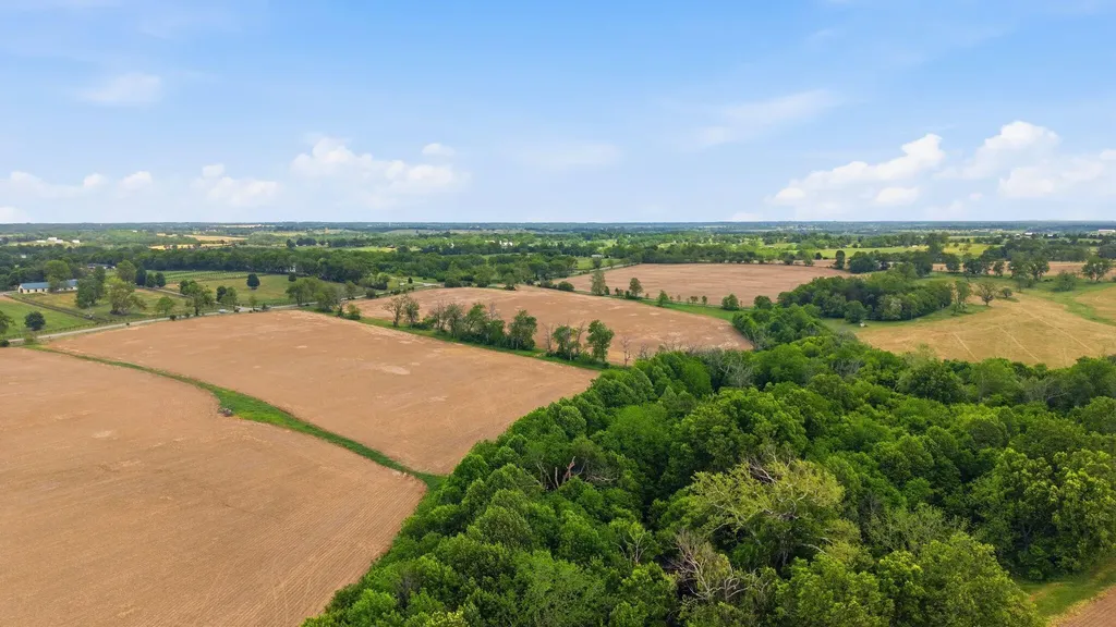 1010 Escondida Road Paris KY 40361