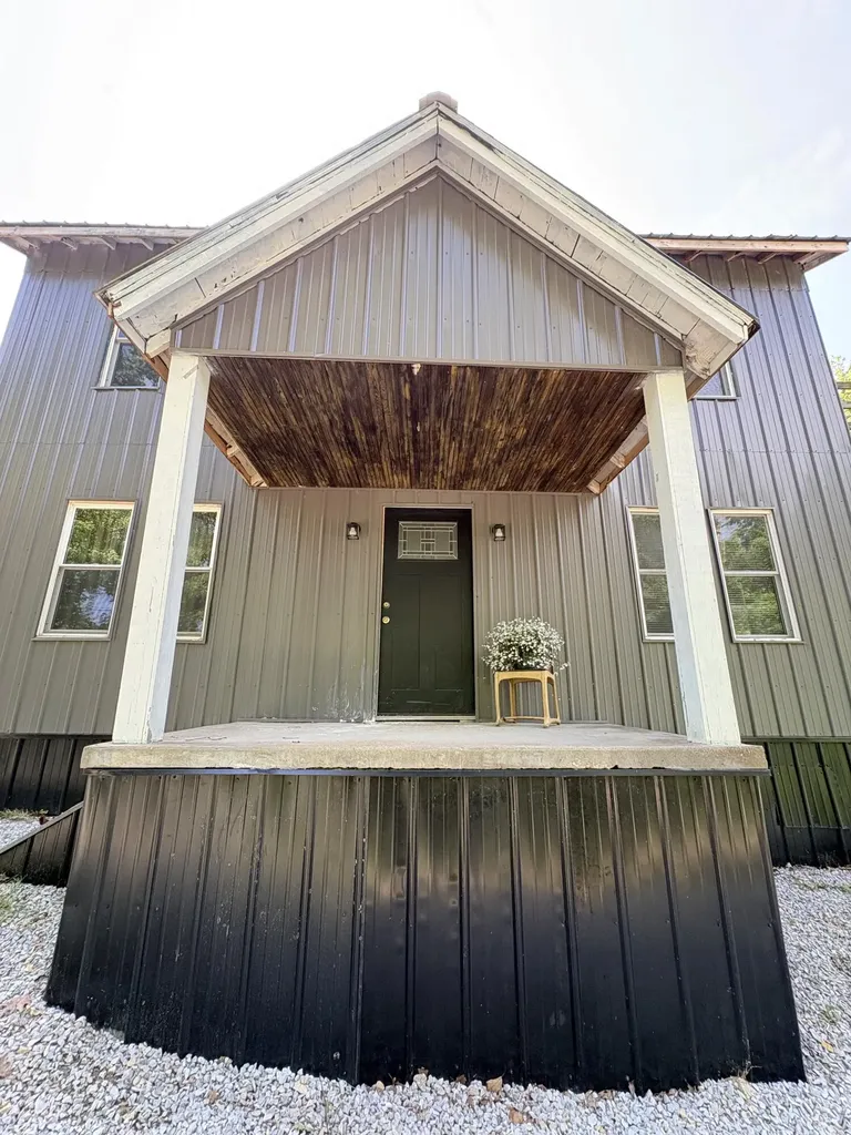 335 Hillside Street Olive Hill KY 41164