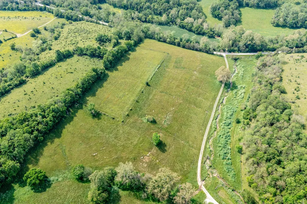 3020 Somerset Road Sharpsburg KY 40374