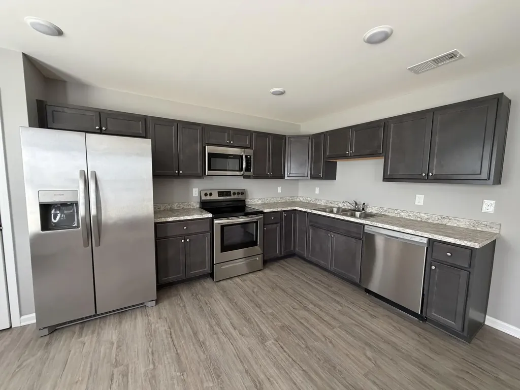 2460 Feathersound Way Lexington KY 40511