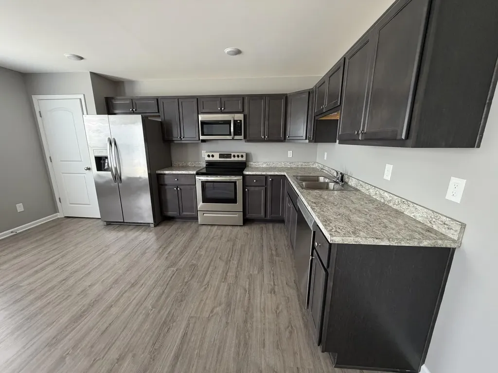 2460 Feathersound Way Lexington KY 40511