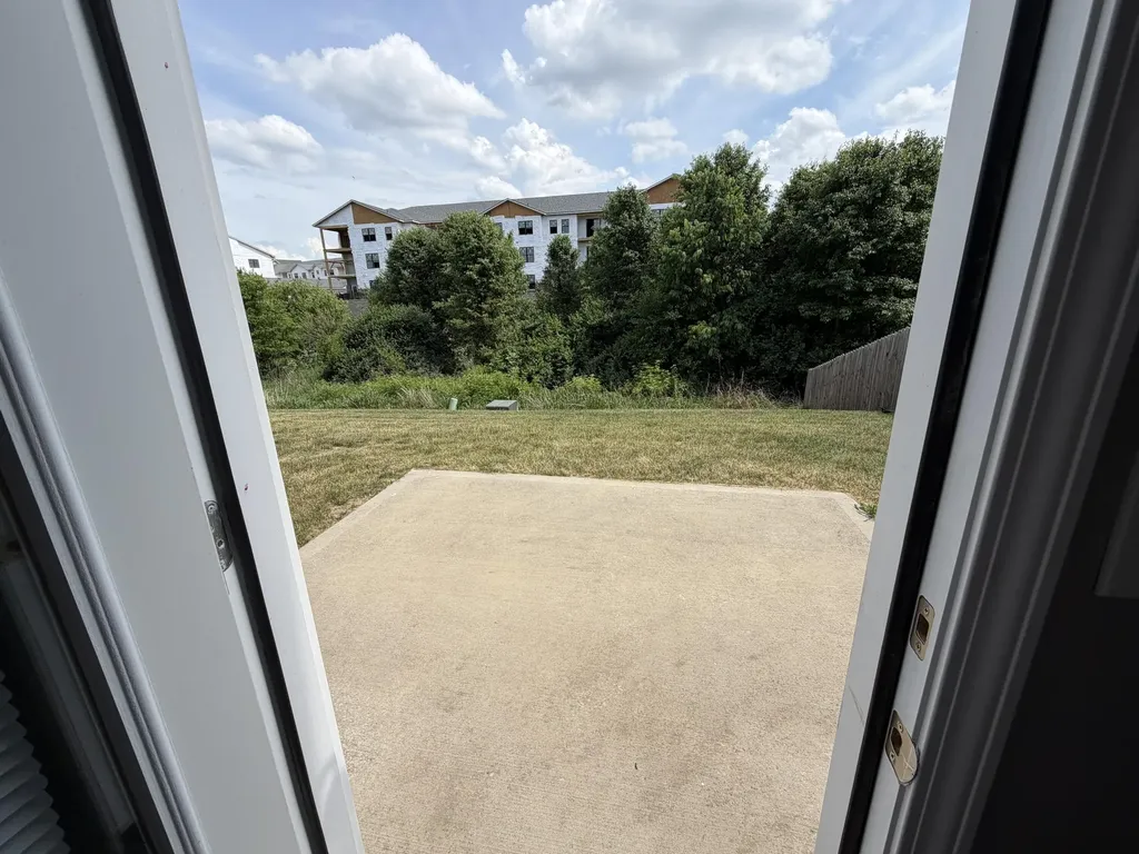 2460 Feathersound Way Lexington KY 40511