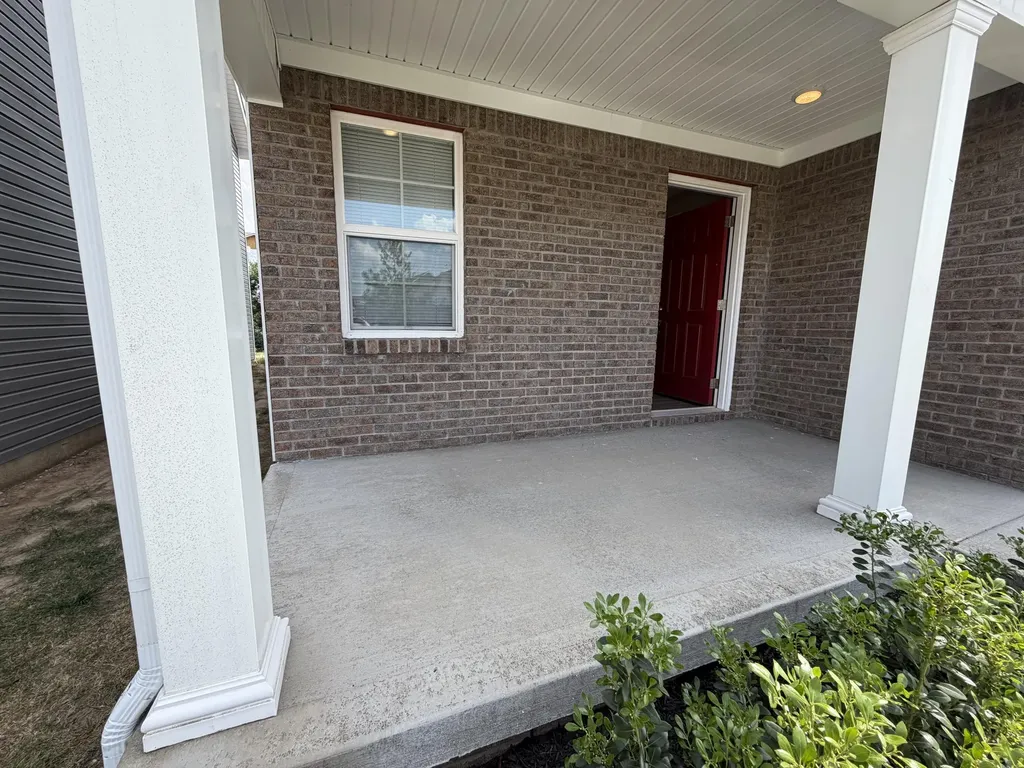 2460 Feathersound Way Lexington KY 40511