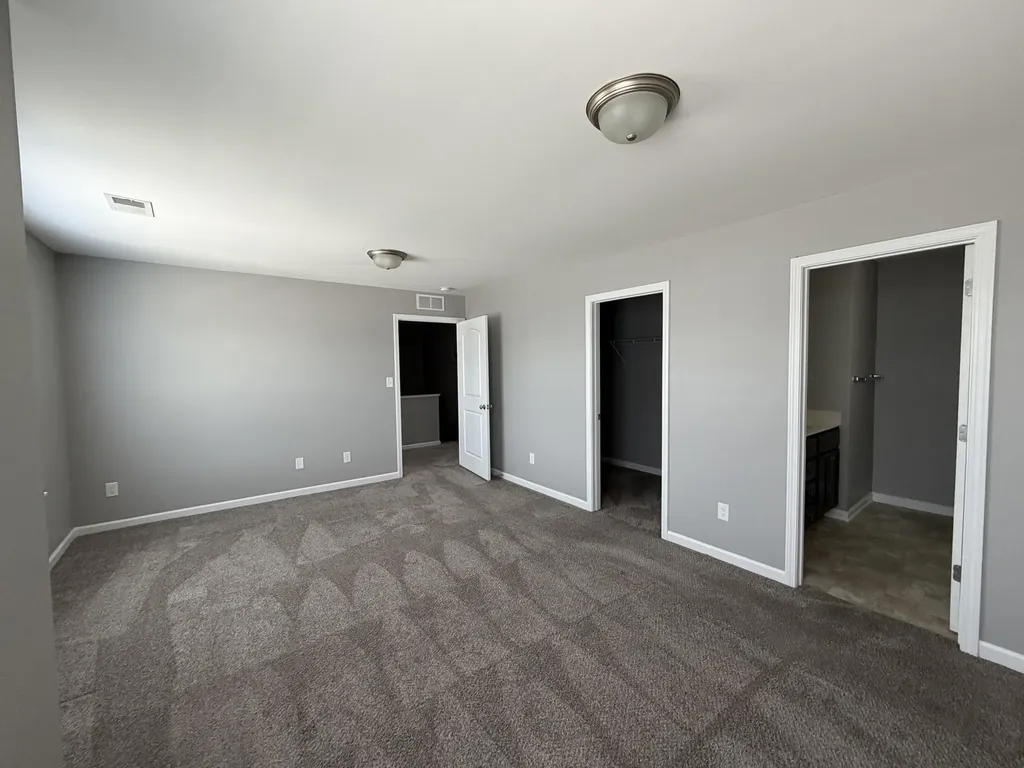 2460 Feathersound Way Lexington KY 40511