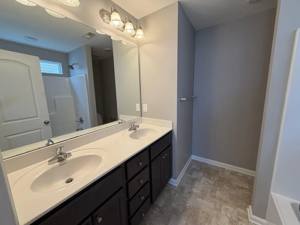 2460 Feathersound Way Lexington KY 40511