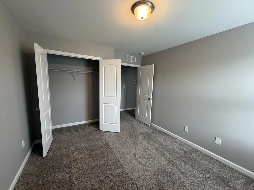 2460 Feathersound Way Lexington KY 40511