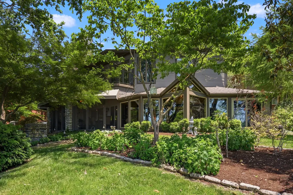 2132 Island Drive Lexington KY 40502