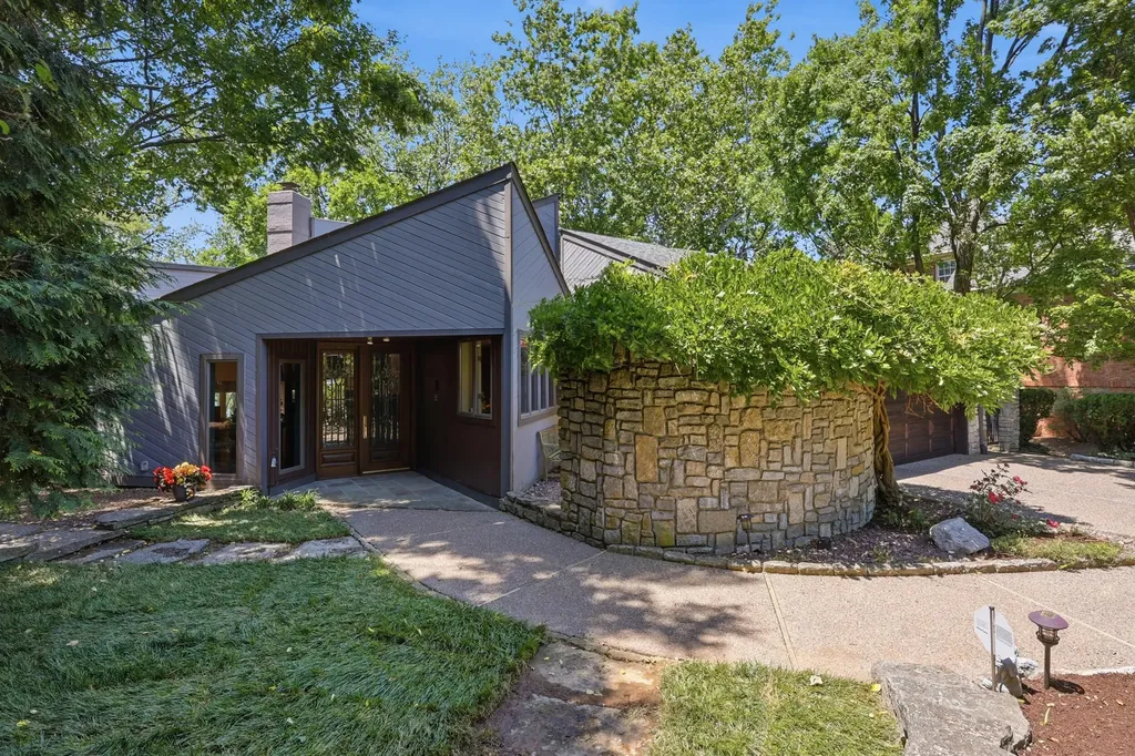 2132 Island Drive Lexington KY 40502