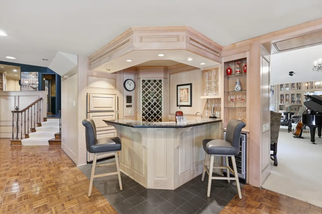 2132 Island Drive Lexington KY 40502