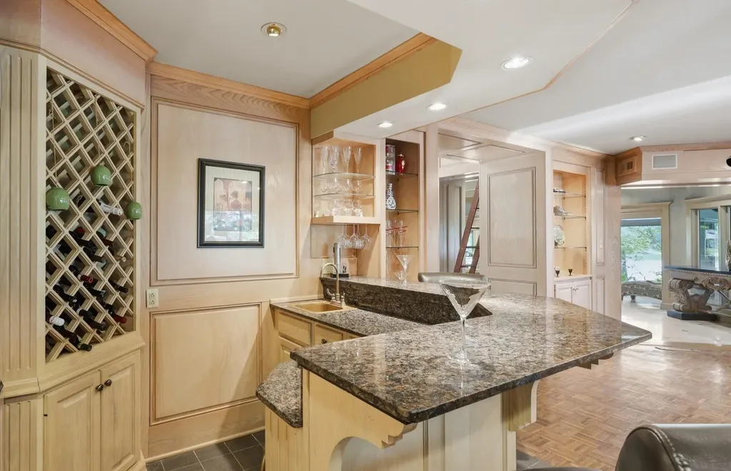 2132 Island Drive Lexington KY 40502