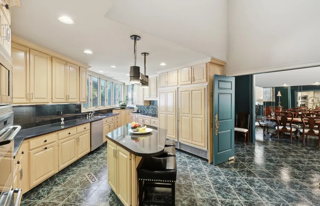 2132 Island Drive Lexington KY 40502