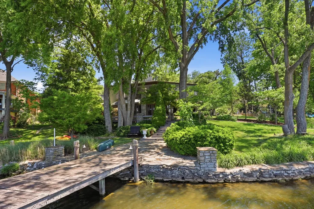 2132 Island Drive Lexington KY 40502