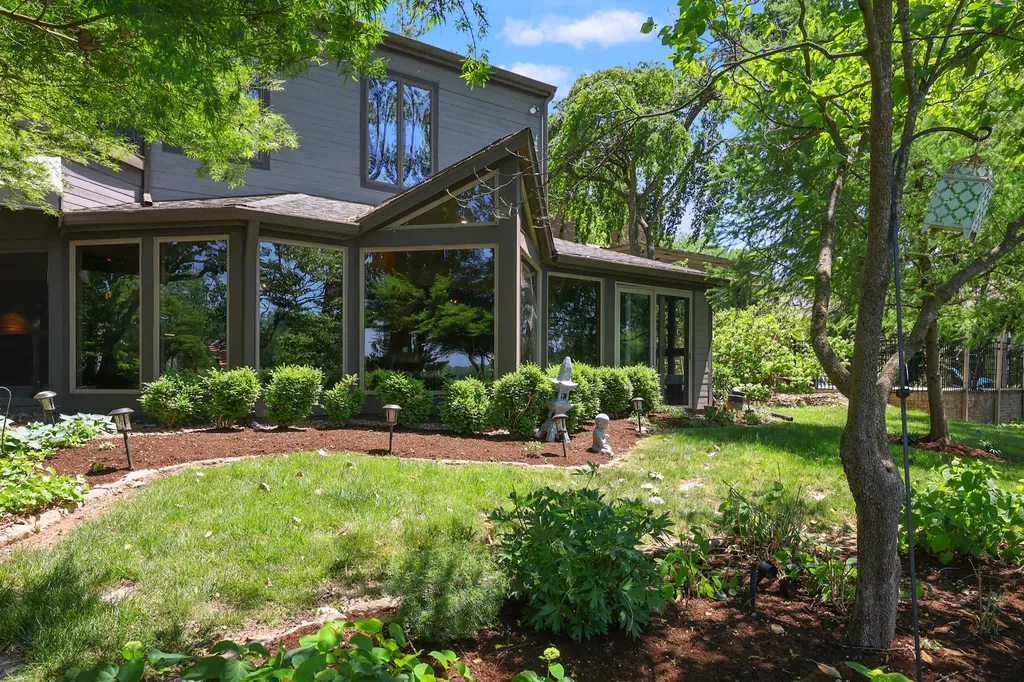 2132 Island Drive Lexington KY 40502