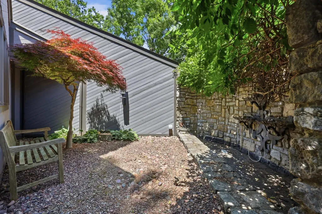 2132 Island Drive Lexington KY 40502