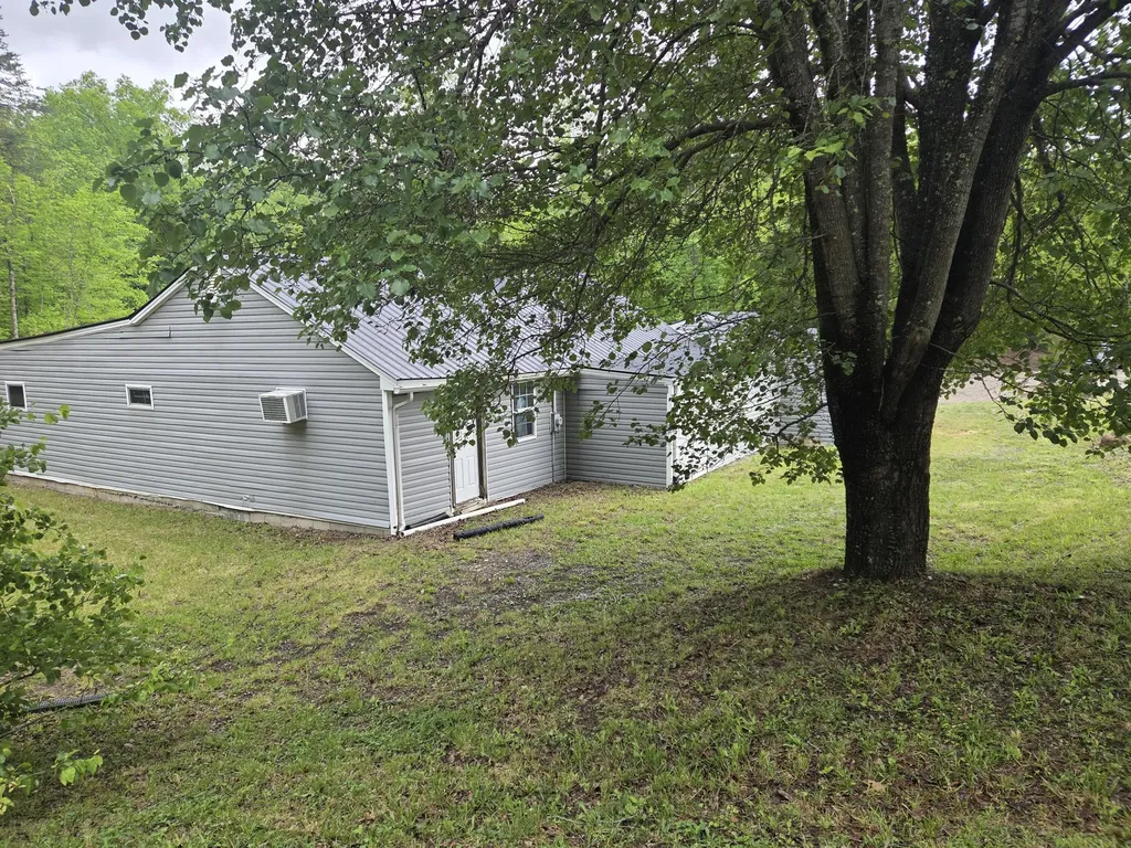 2799 Pine Ridge Road Winchester KY 40391