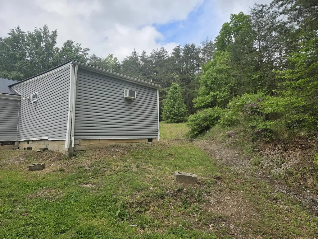 2799 Pine Ridge Road Winchester KY 40391