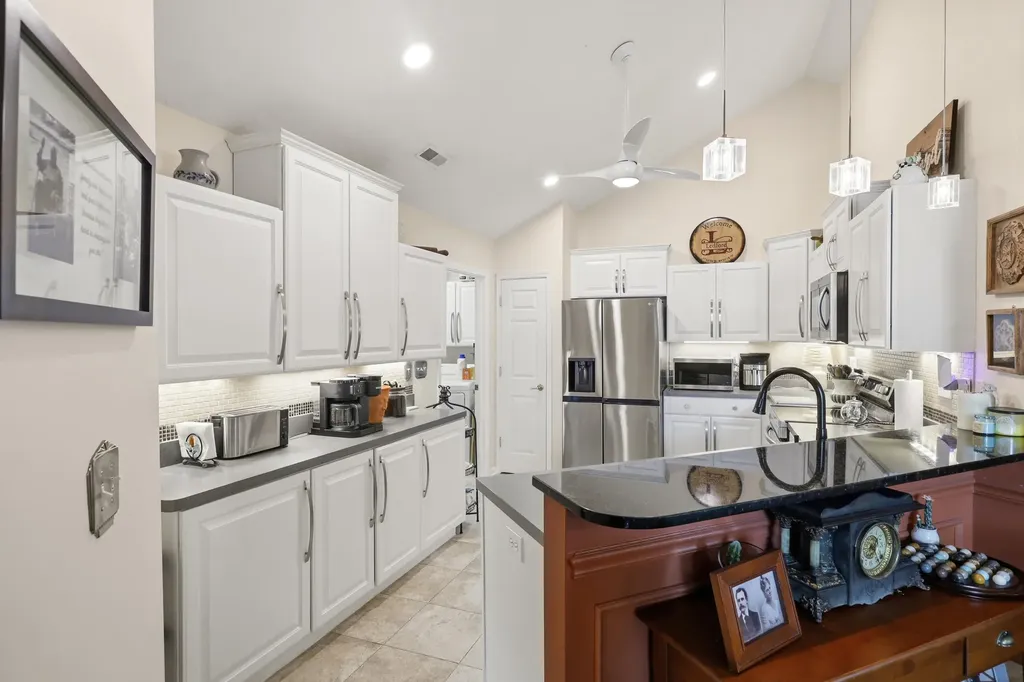 237 Churchill Nicholasville KY 40356