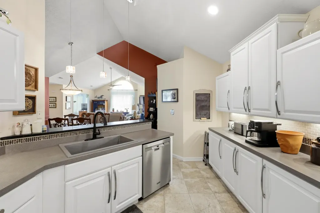 237 Churchill Nicholasville KY 40356