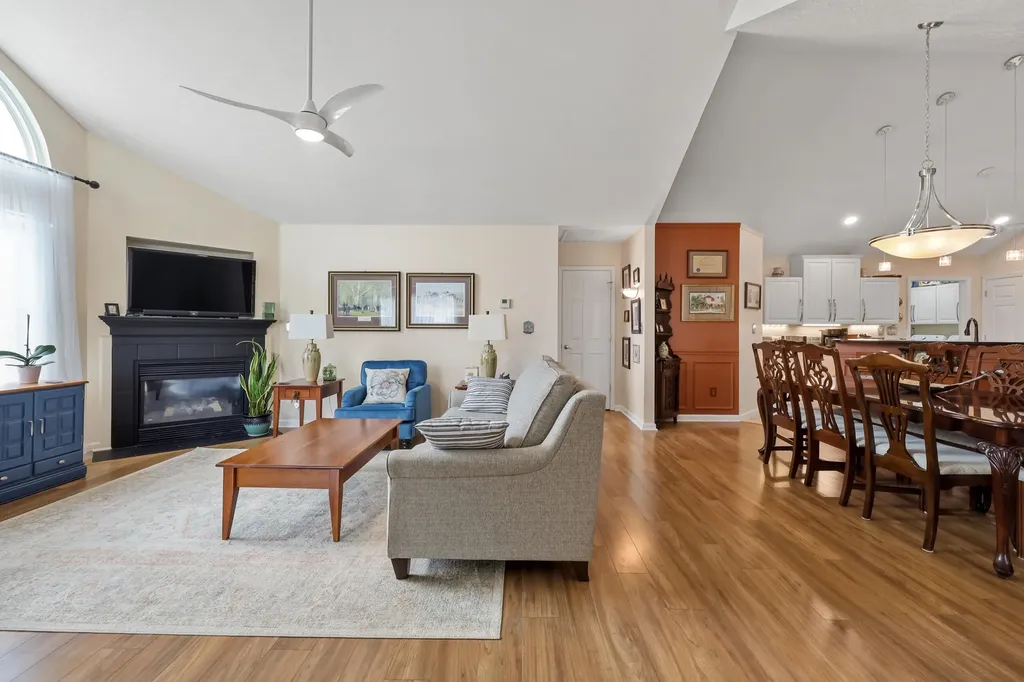 237 Churchill Nicholasville KY 40356