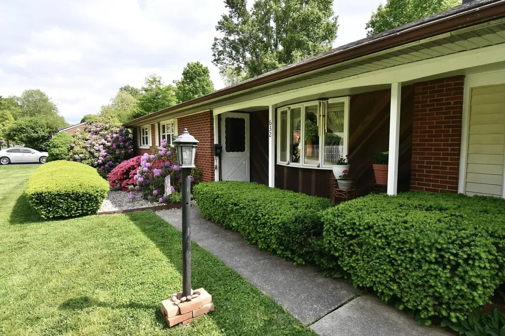 632 Nakomi Drive Lexington KY 40503