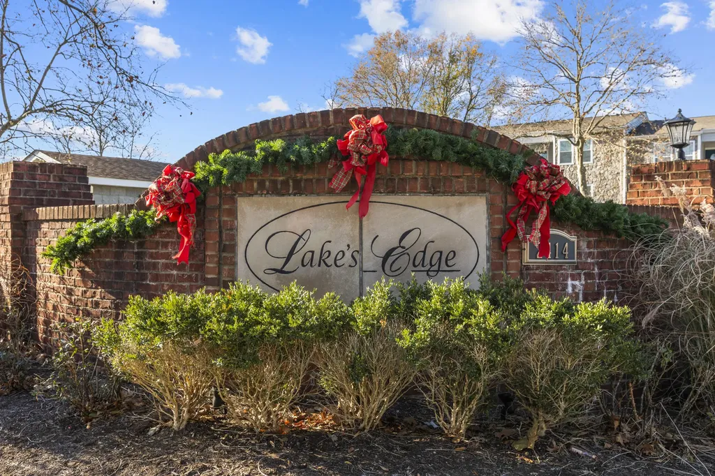 2414 Lake Park Road Lexington KY 40502