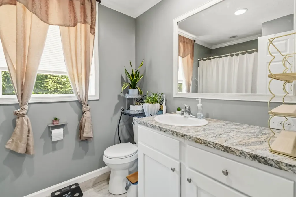 3163 White Oak Road London KY 40741