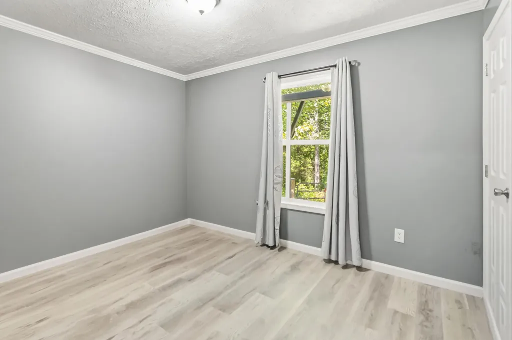 3163 White Oak Road London KY 40741