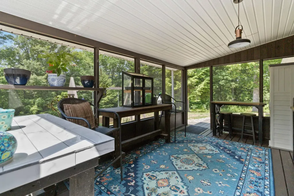 3163 White Oak Road London KY 40741