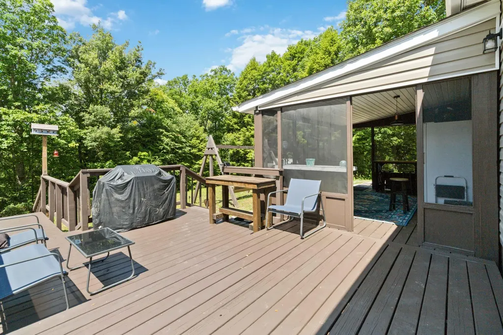 3163 White Oak Road London KY 40741
