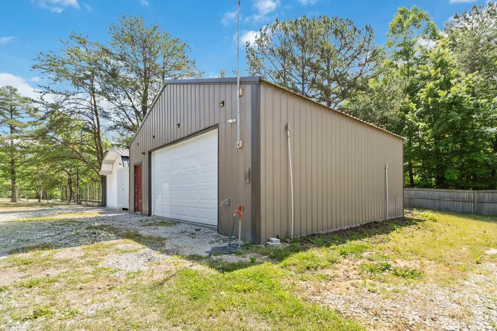 3163 White Oak Road London KY 40741