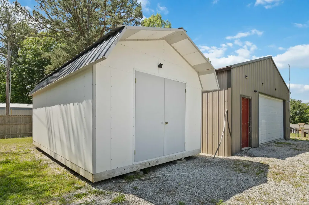 3163 White Oak Road London KY 40741