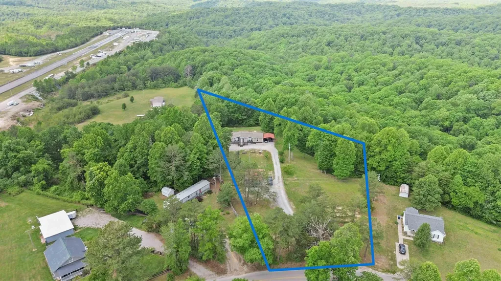 3163 White Oak Road London KY 40741
