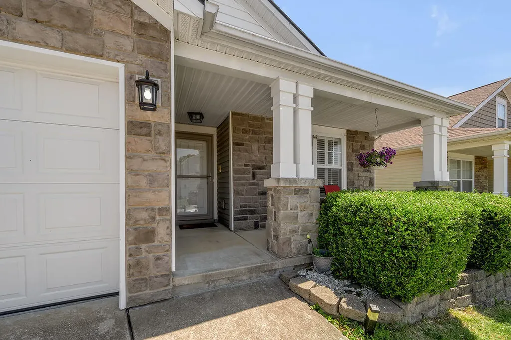 1316 Harrington Court Lexington KY 40511