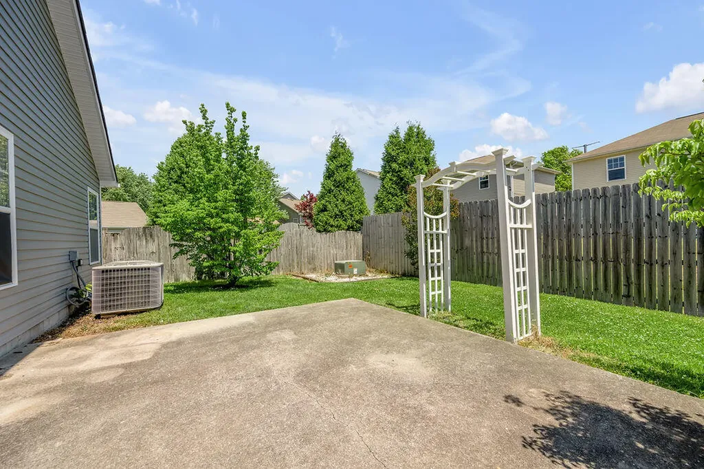1316 Harrington Court Lexington KY 40511