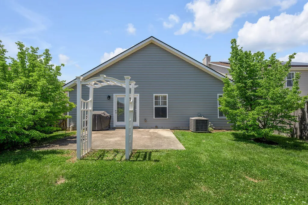 1316 Harrington Court Lexington KY 40511