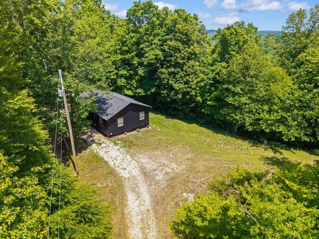 500 Fox Hunters Knob Road Booneville KY 41314