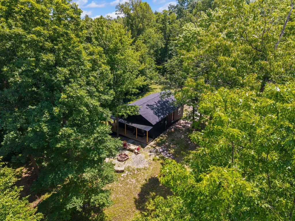 500 Fox Hunters Knob Road Booneville KY 41314
