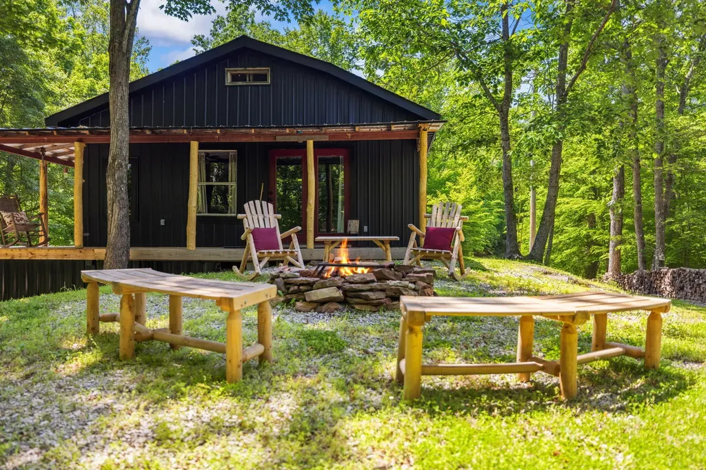 500 Fox Hunters Knob Road Booneville KY 41314