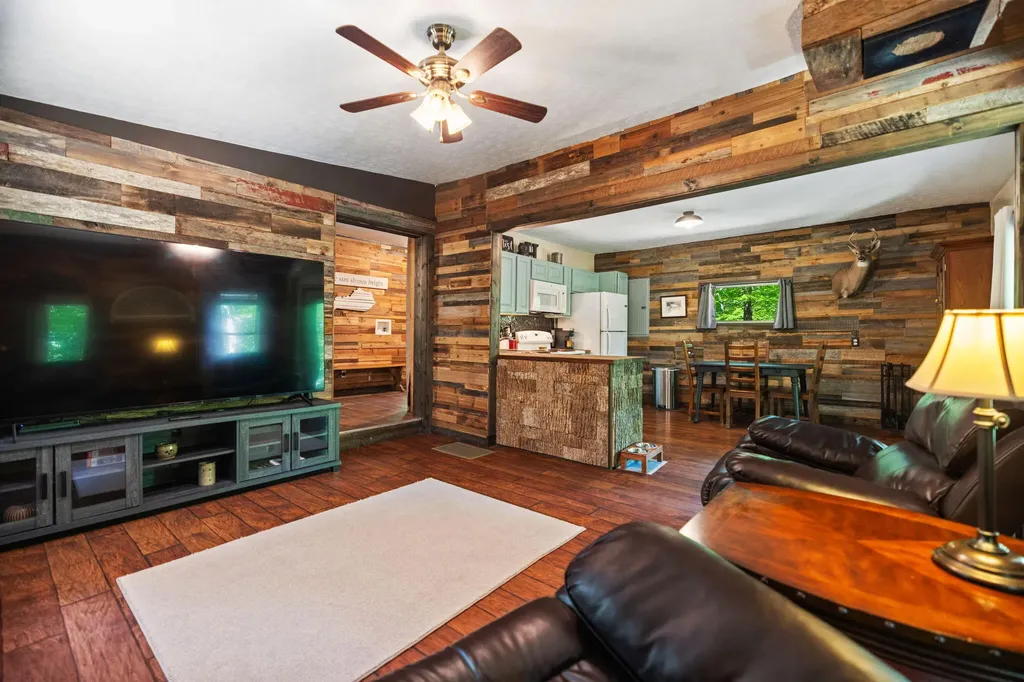 500 Fox Hunters Knob Road Booneville KY 41314