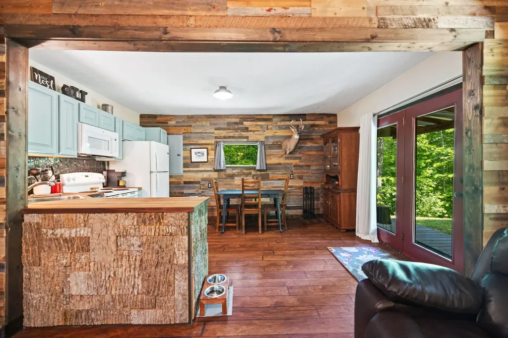 500 Fox Hunters Knob Road Booneville KY 41314