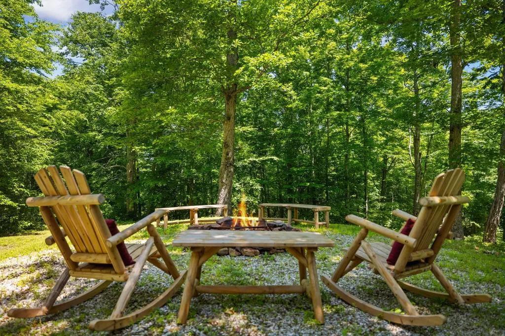 500 Fox Hunters Knob Road Booneville KY 41314