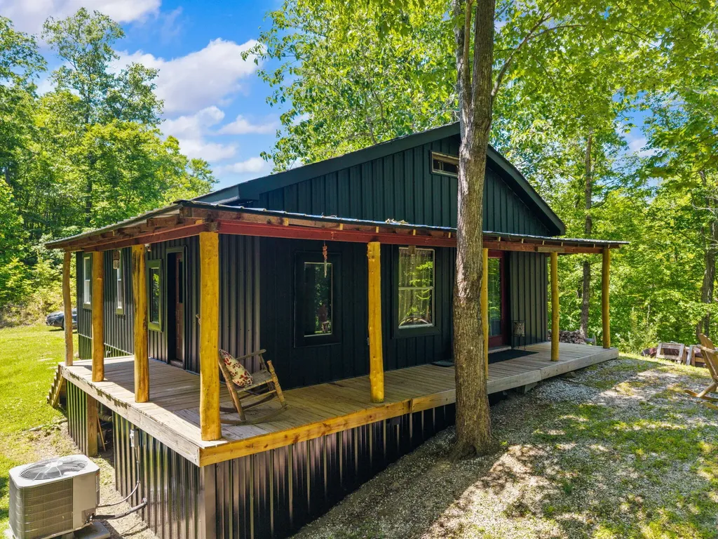 500 Fox Hunters Knob Road Booneville KY 41314