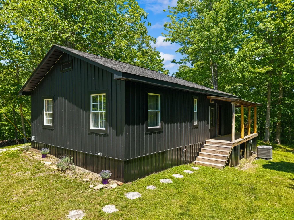 500 Fox Hunters Knob Road Booneville KY 41314