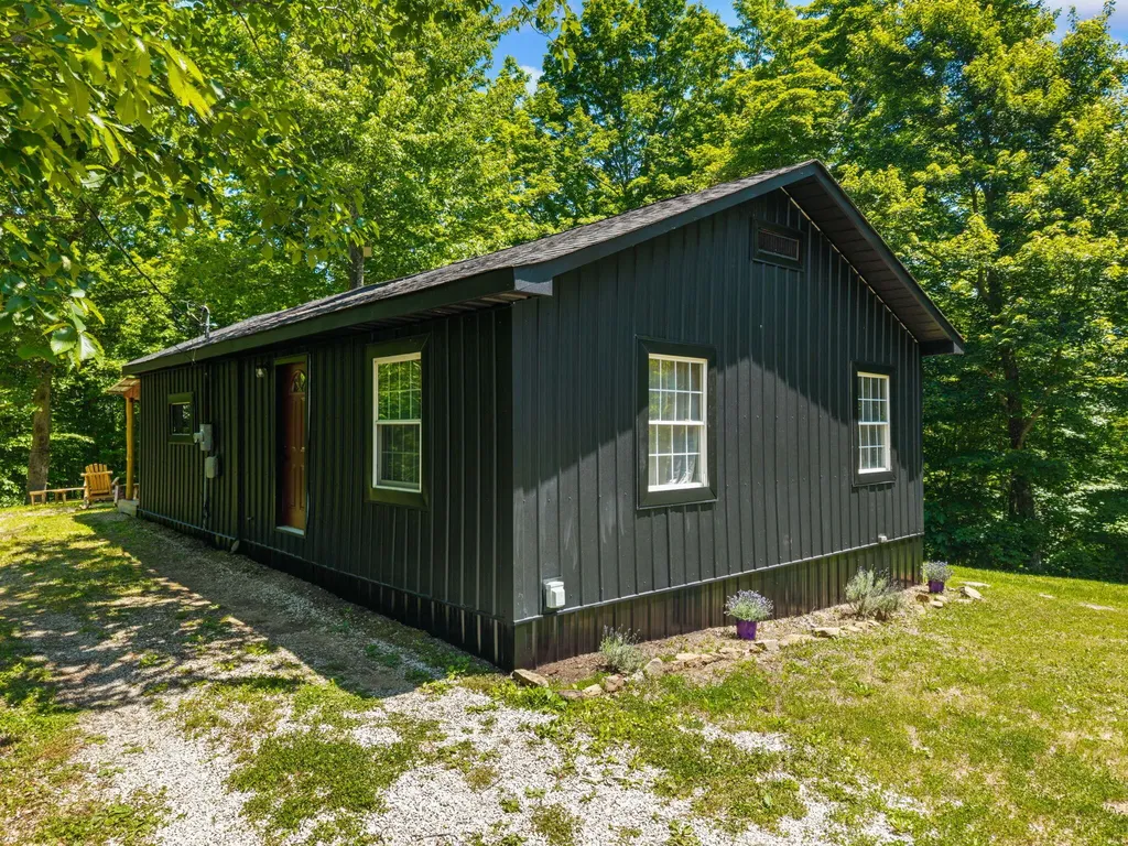 500 Fox Hunters Knob Road Booneville KY 41314