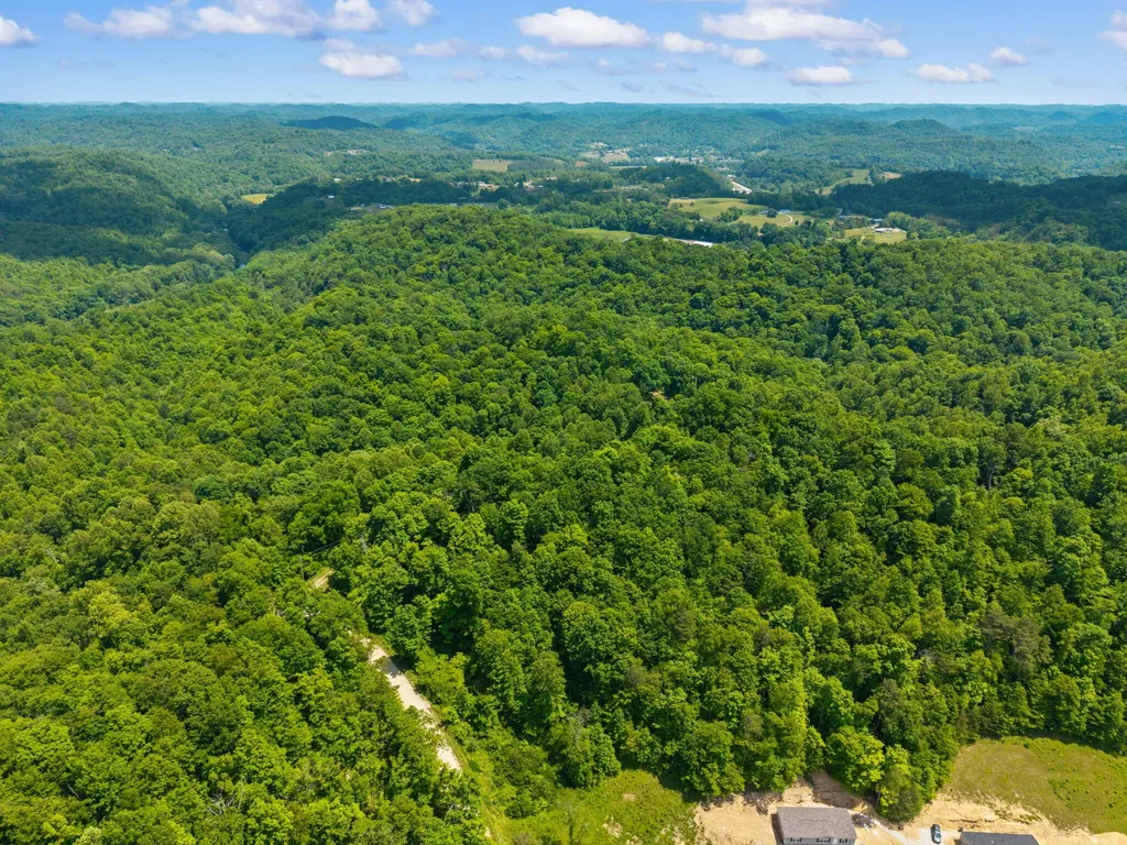 500 Fox Hunters Knob Road Booneville KY 41314